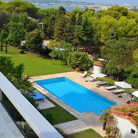 Ferienhaus Sleeps 10 Pool Antibes