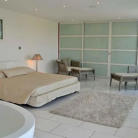 Sleeps 10 Pool Ferienhaus *